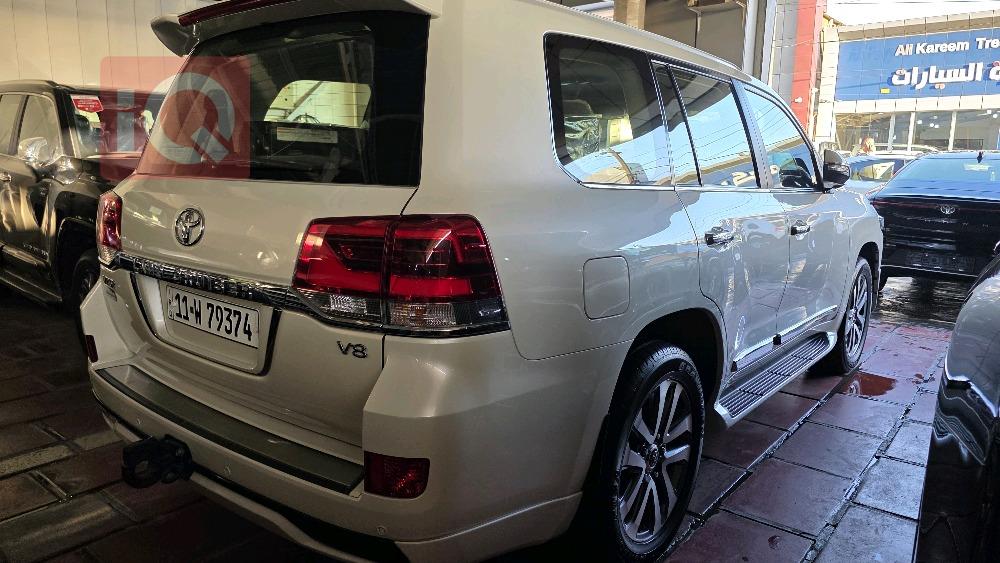 تويوتا لاندكروزر